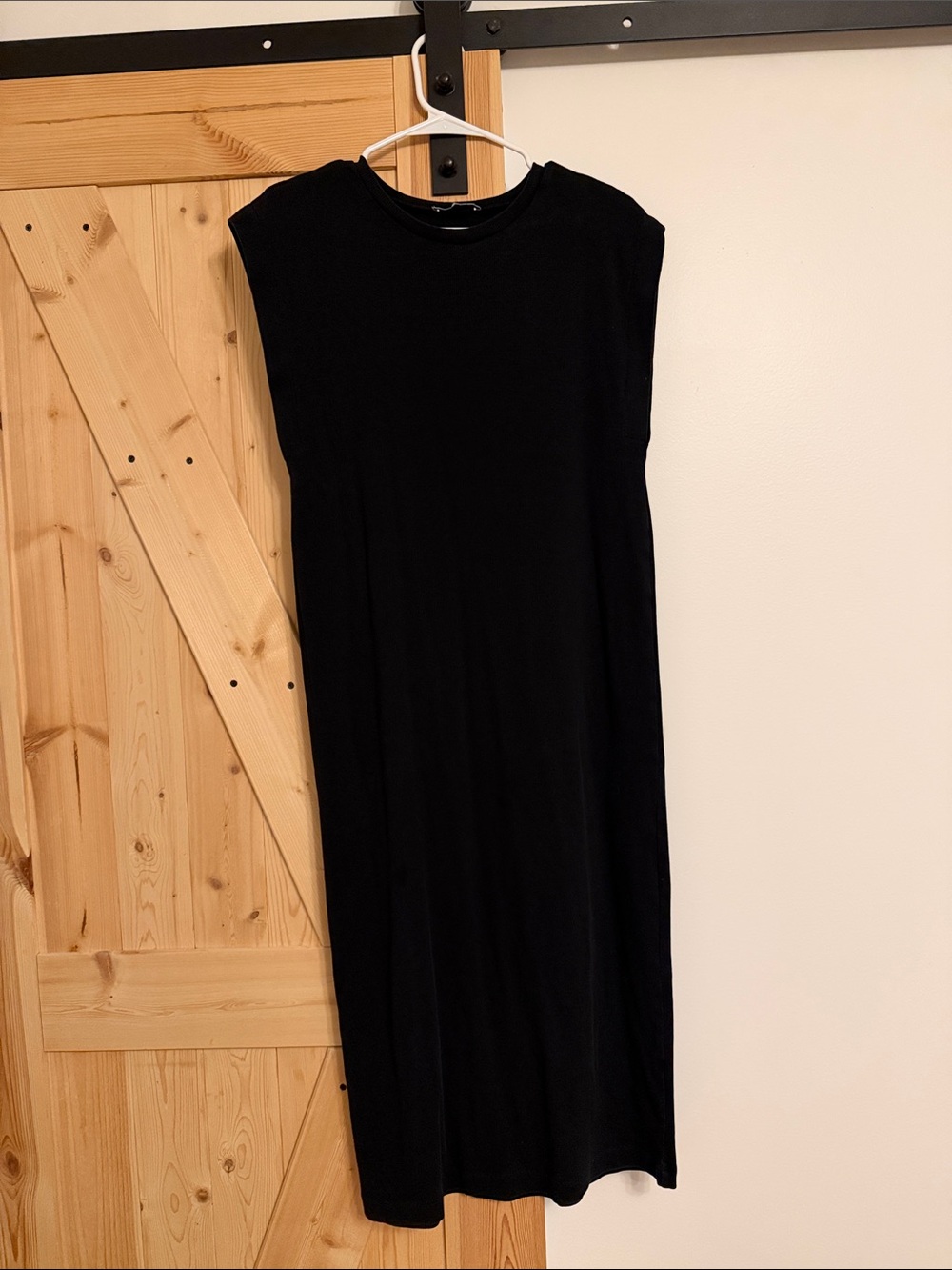 Zara Classic Black Sleeveless Midi Dress